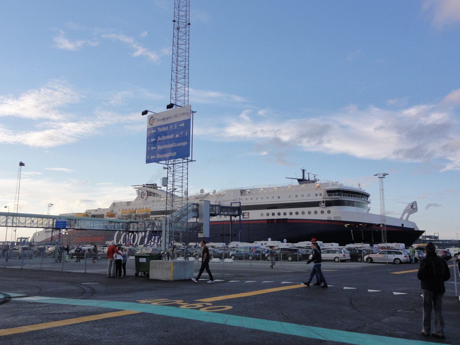 Wakacje i podróże. Kristiansand: sytuacja na lotnisku i promach