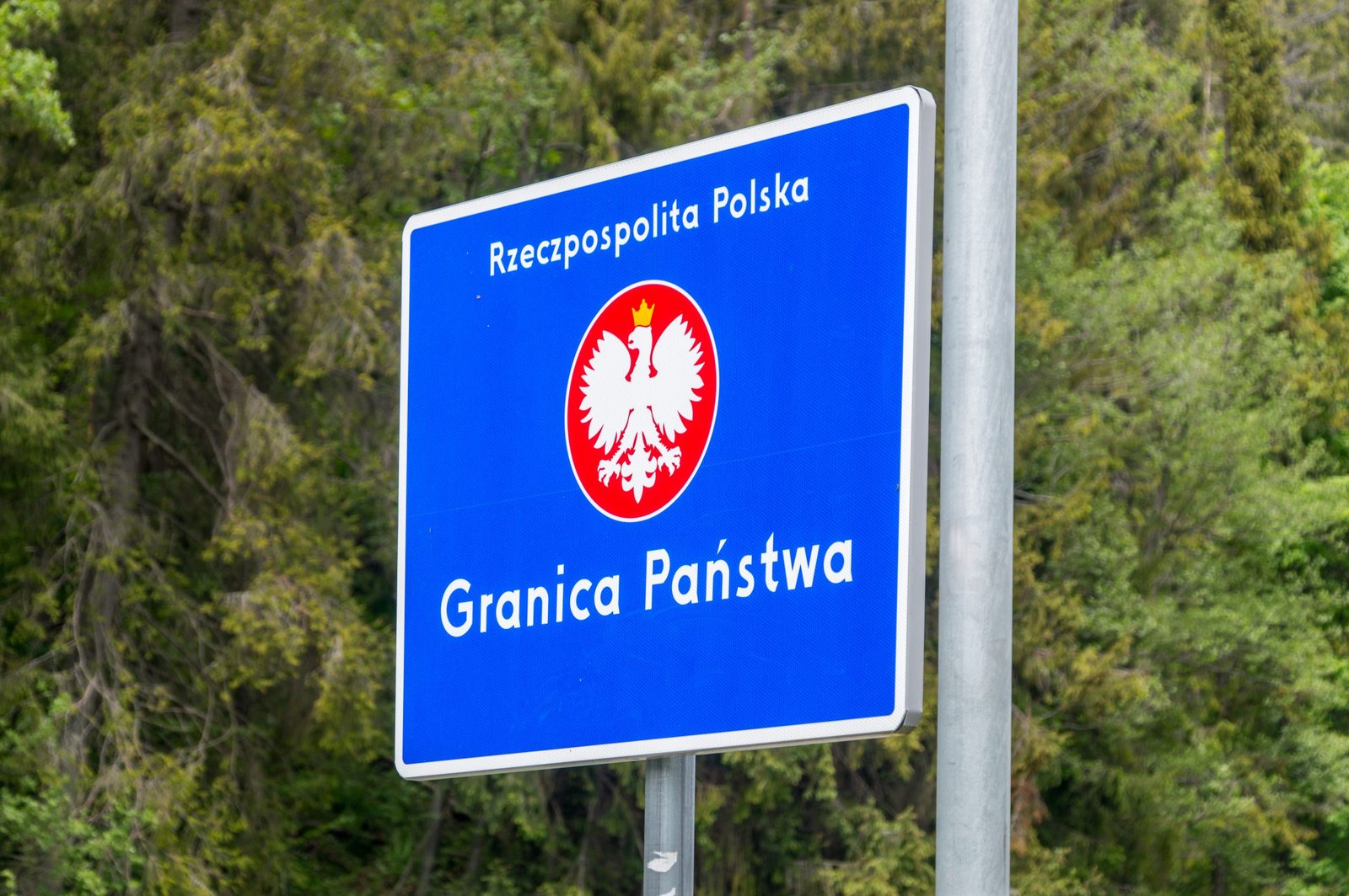 Podróż do Polski. Kwarantanna, testy i zasady