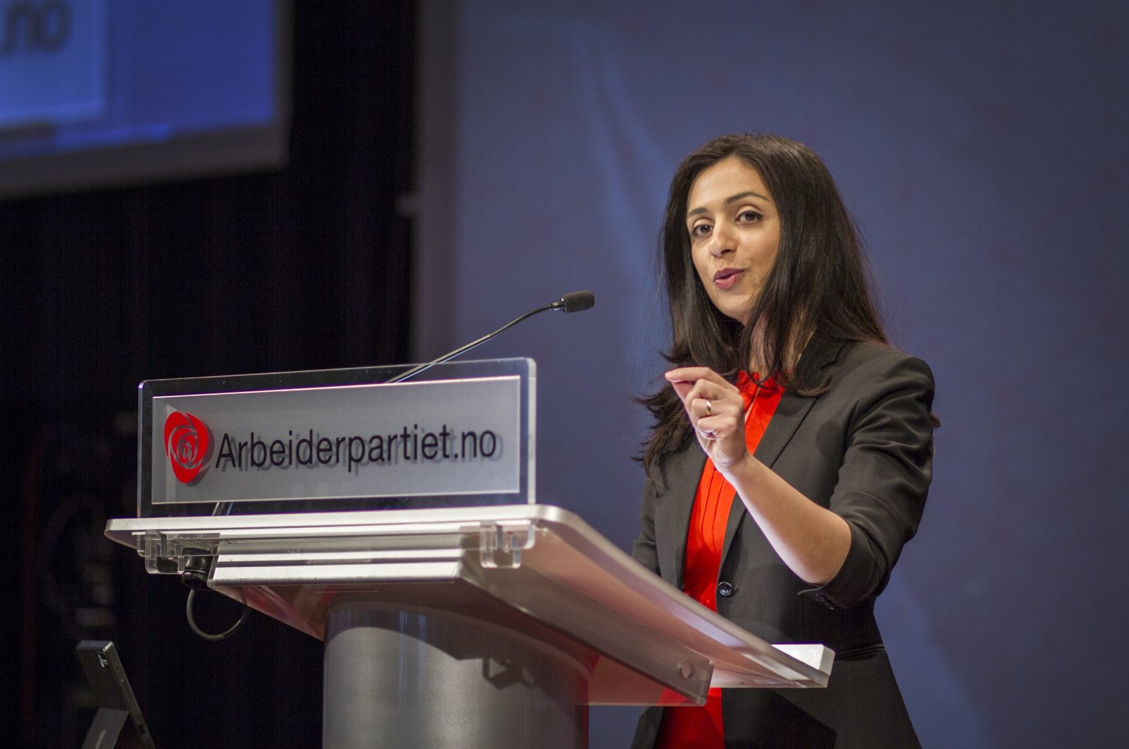 Minister Tajik apeluje do niezaszczepionych