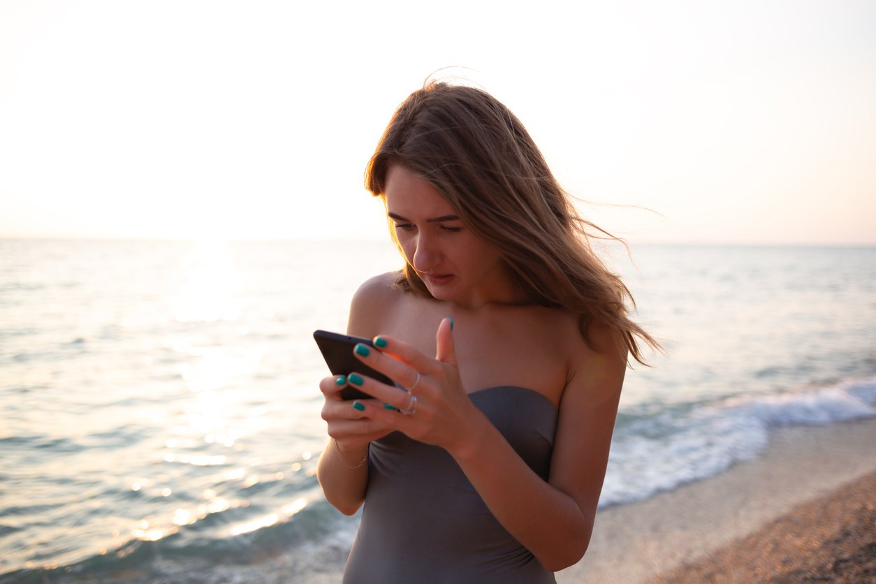 Uwięzieni na wakacjach nie wracają do pracy