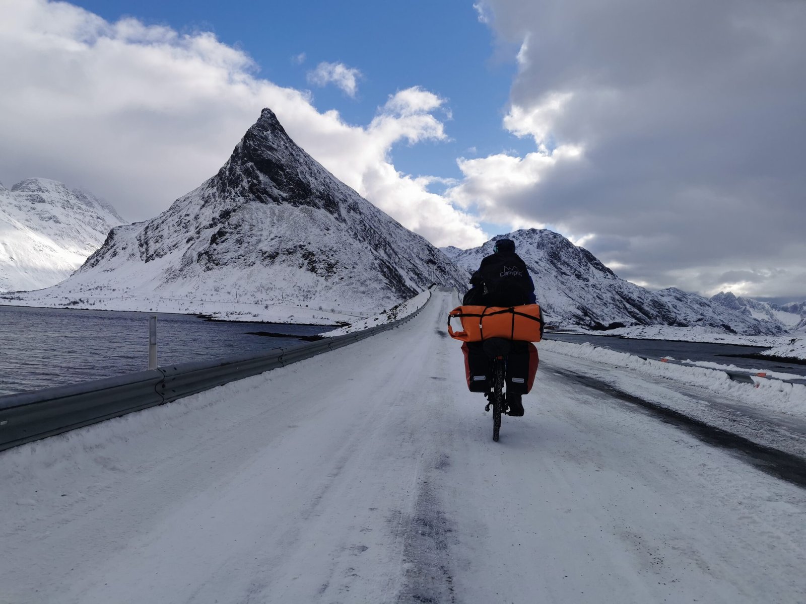 Rowerem na Lofoty: „Droga do zorzy”