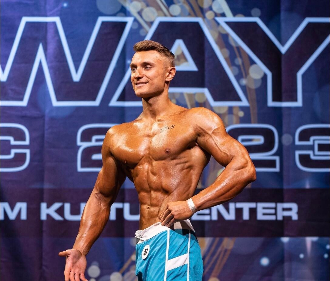 Polsk kroppsbygger i norske farger