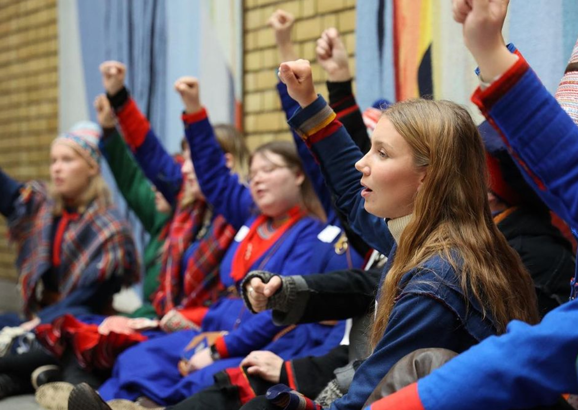 „Zarabiają fortunę na łamaniu praw człowieka”. Saamowie strajkują