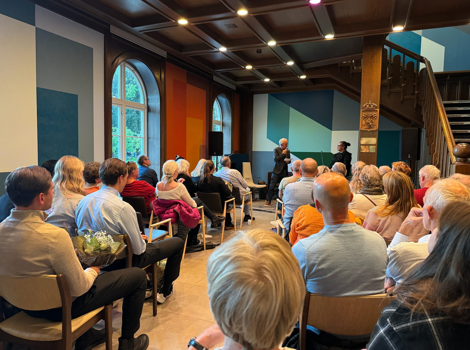 Møte i rådhuset: Å bryte tausheten om selvmordsforebygging 