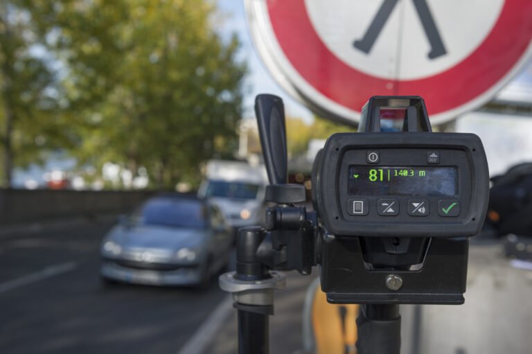 Radar laserowy. Kontrola prędkości