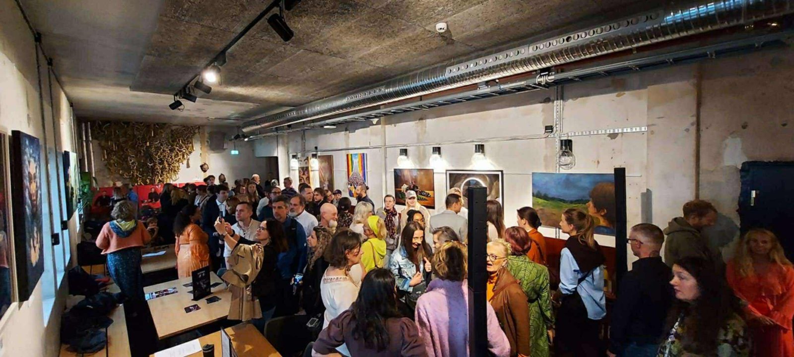 PORTAL: Mellom kulturer. Polske kunstnere bygger broer – fra varme toner til nære møter