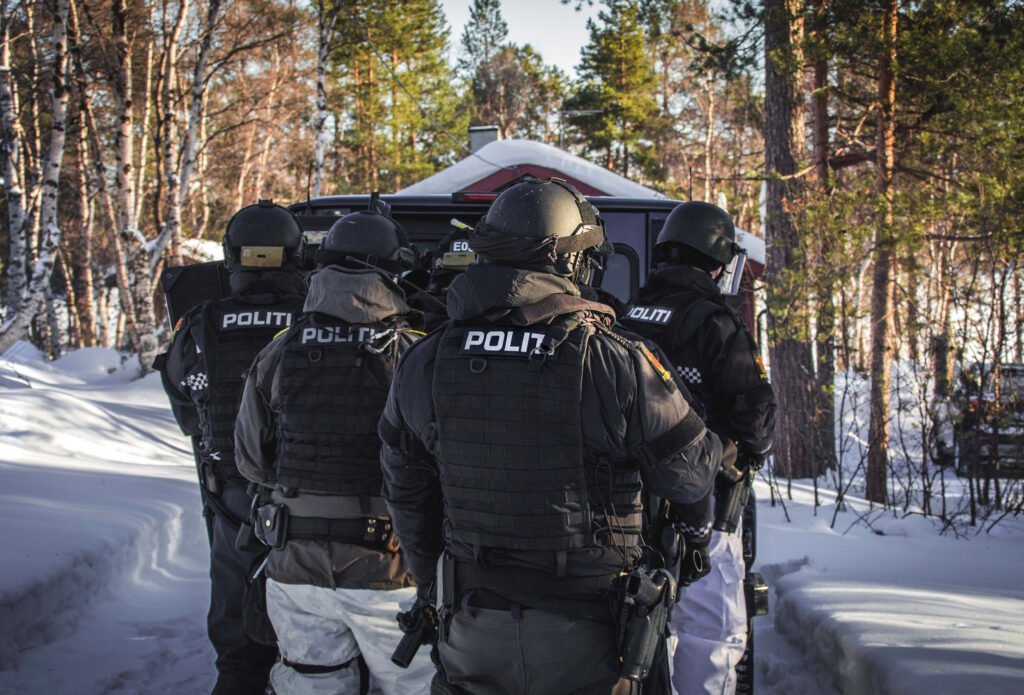Dwieście kilometrów zagrożenia. Z wizytą u norweskich obrońców granicy Norweska policja podczas ćwiczeń na norwesko-rosyjskiej granicy