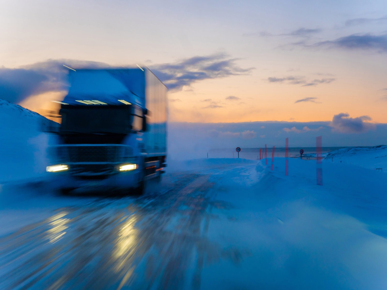 W Posten brakuje kierowców. Wśród przyczyn – powroty Polaków z emigracji