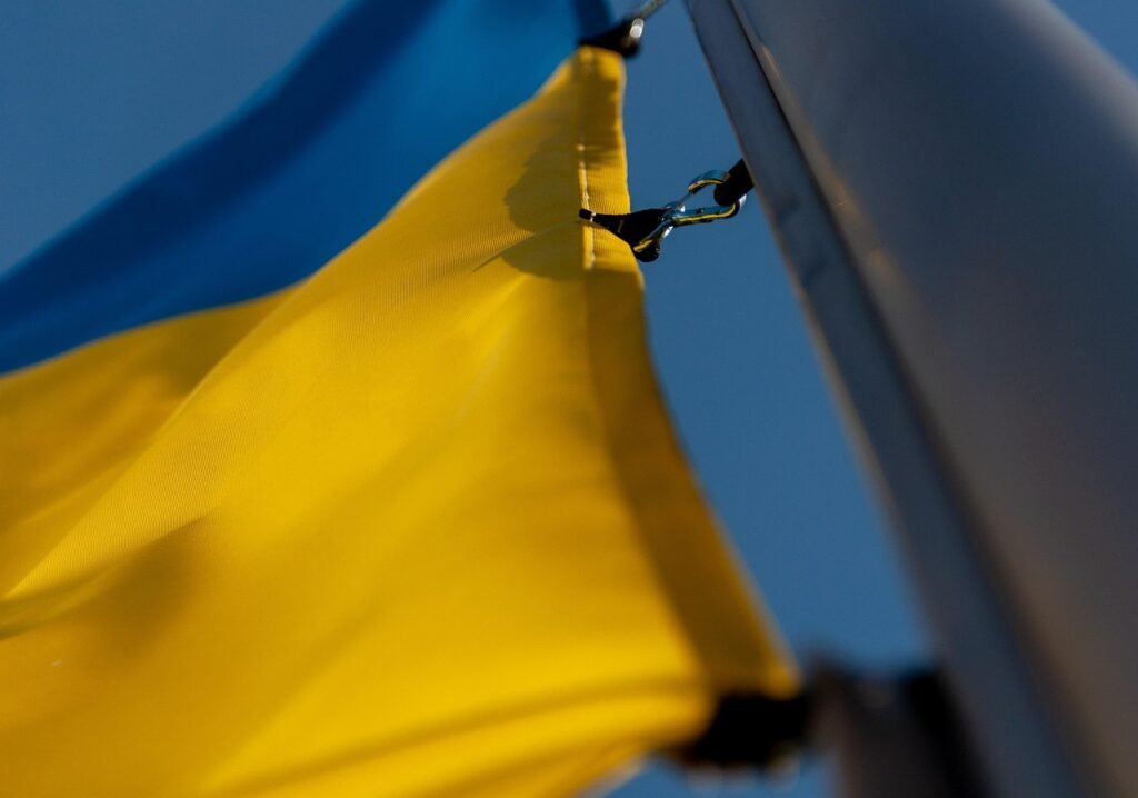 Кошти для України: двох норвежців звинувачено у зловживаннях і розтраті Flaga Ukrainy