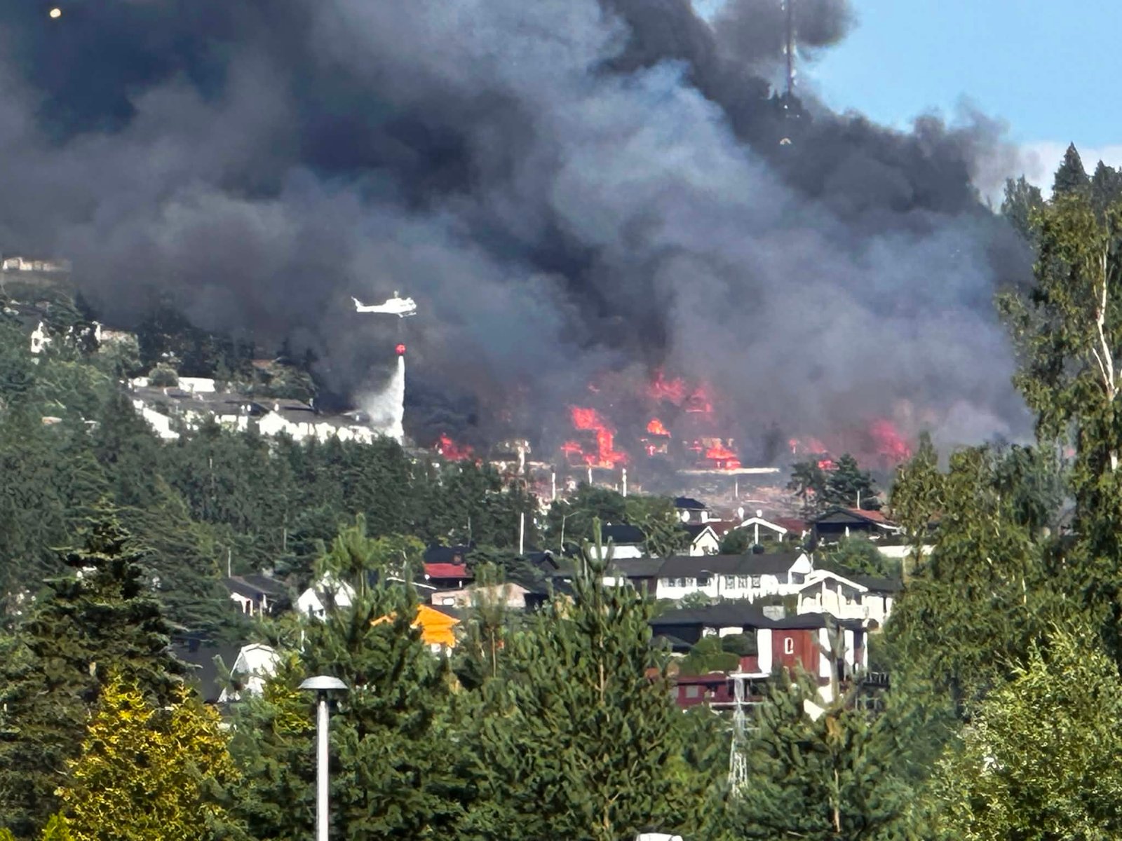 Drammen: Ponad 400 osób ewakuowanych, zniszczonych ponad 100 domów