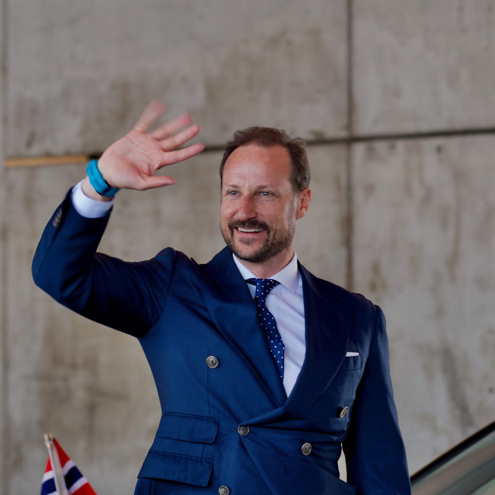 Książę Haakon ruszył do Miami, by kibicować  Norwegom w starciu z Anglią