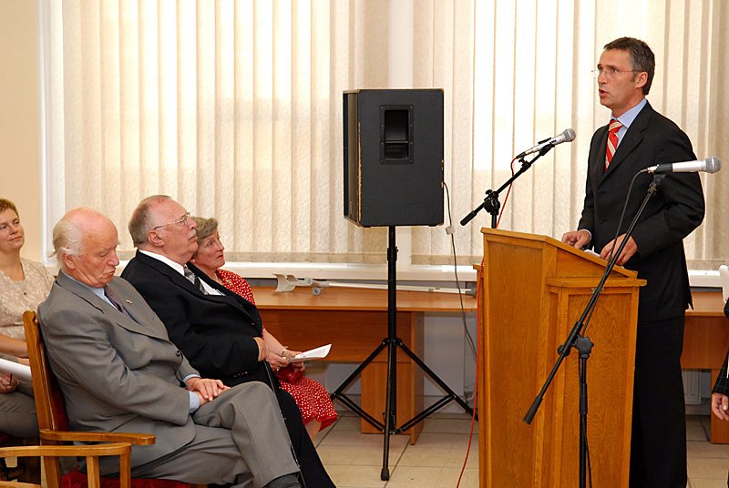 Jens Stoltenberg w Ostrzeszowie w 2007 roku. Foto: Stanisław Kulawiak, Muzeum Regionalne im Wł. Golusa w Ostrzeszowie