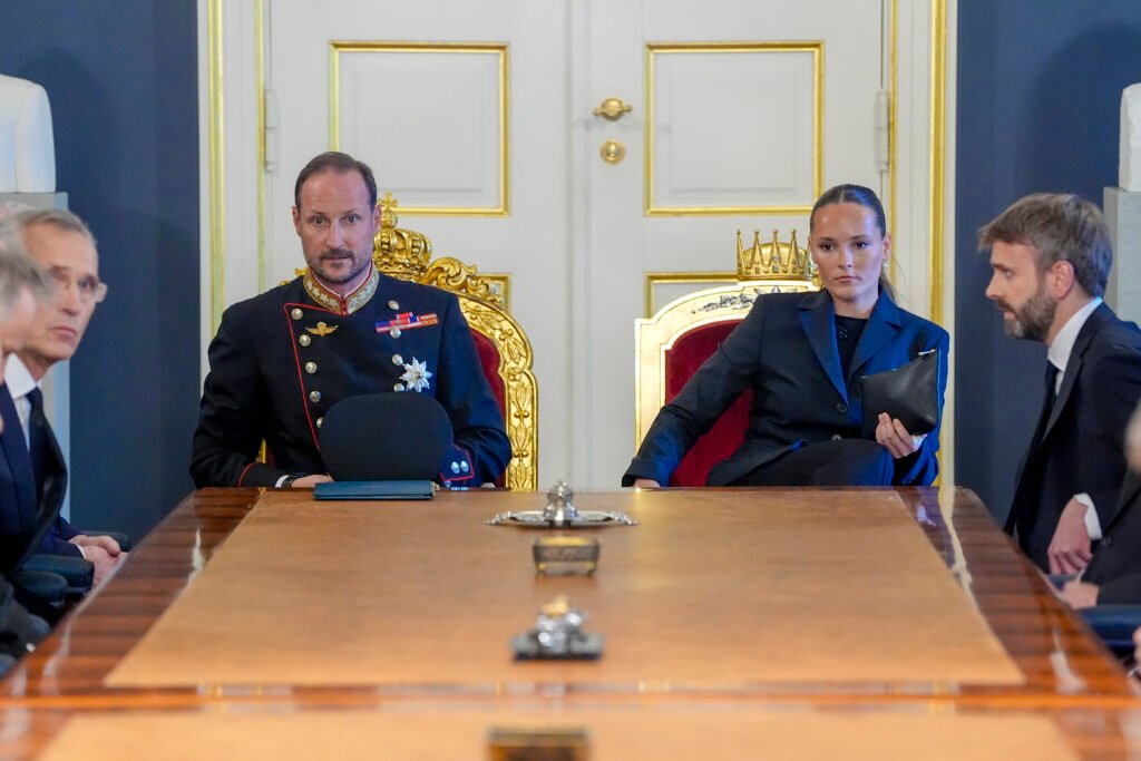 Haakon VIII nowym królem Norwegii. Wybrał dewizę „Alt for Norge” Nowy król Haakon VIII z księżniczką koronną Ingrid
