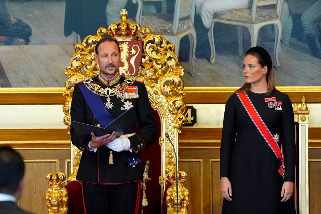 Król Haakon VIII złożył przysięgę w Stortingu