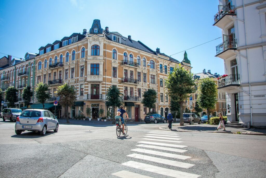 Oslo: nocne zamknięcia Operatunnelen, nowe utrudnienia i mentorzy językowi w pracy centrum Oslo