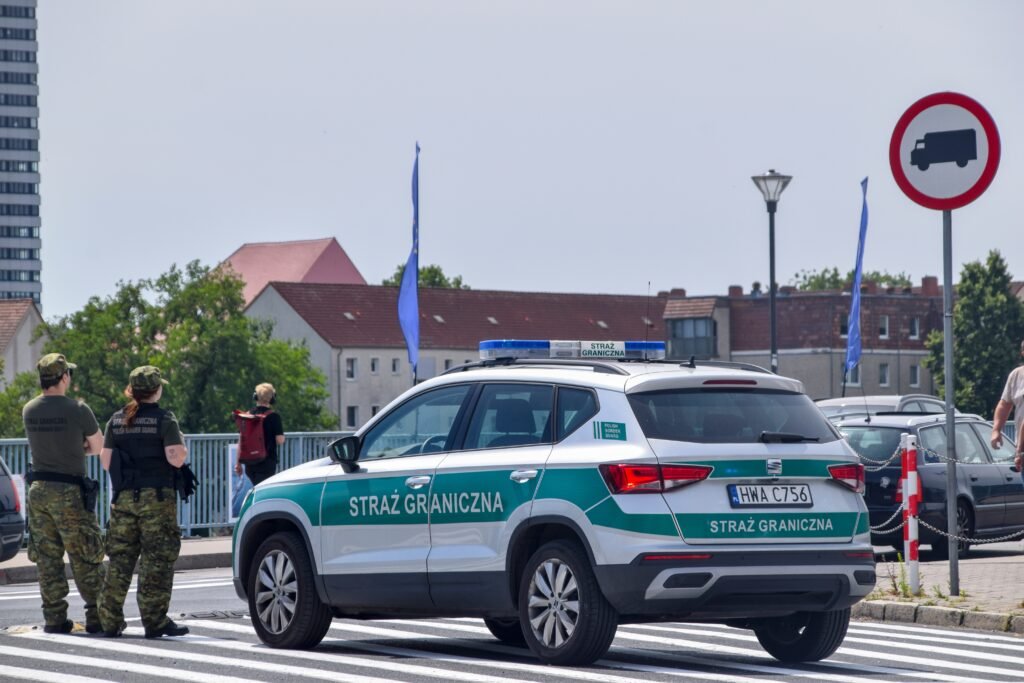 Ciężarówka z migrantami zatrzymana w Polsce