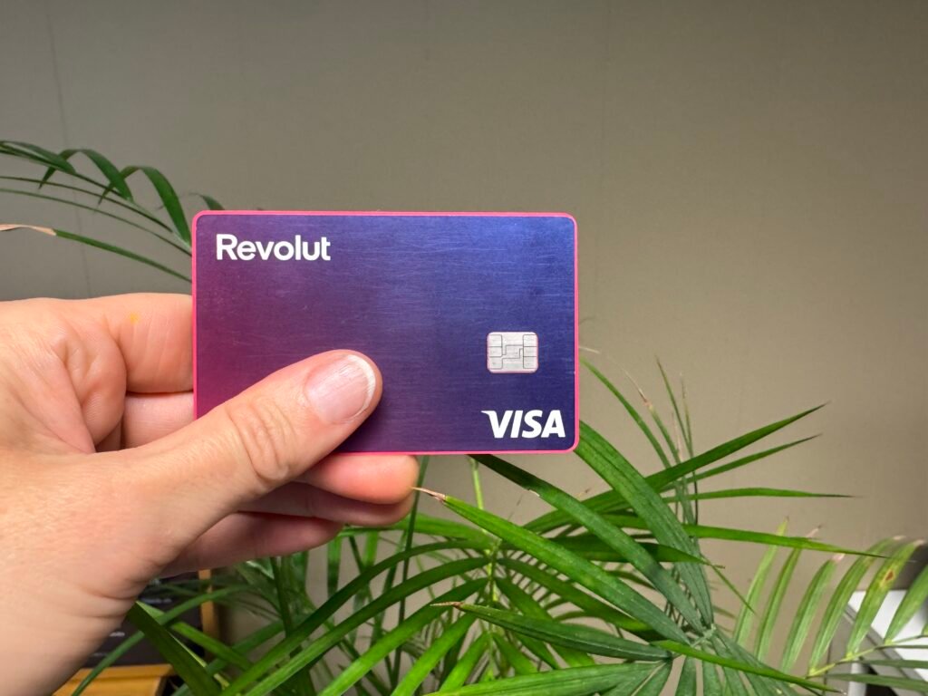 Awaria Revoluta. Problemy z płatnościami i przelewami także w Norwegii karta bankomatowa. Revolut